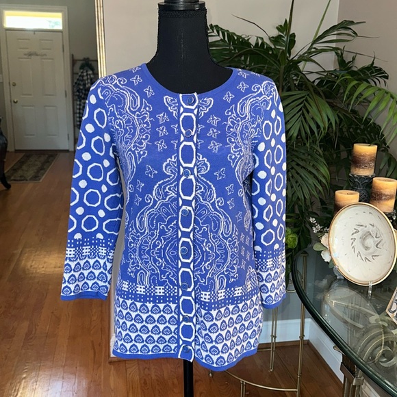Isaac Mizrahi Sweaters - ISAAC MIZRAHI LIVE Button down Long sleeves Cardigan Size XS💙 EUC